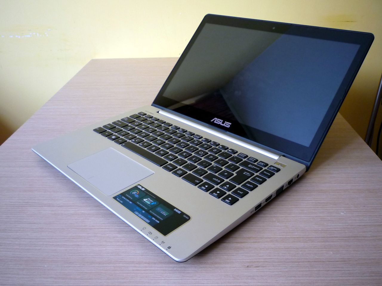 Asus VivoBook S400