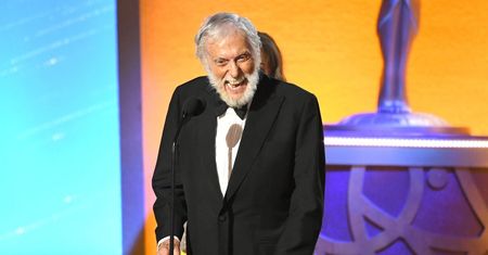 Dick Van Dyke ma 100 lat i nie zwalnia tempa. Mówi, co robi trzy razy w tygodniu