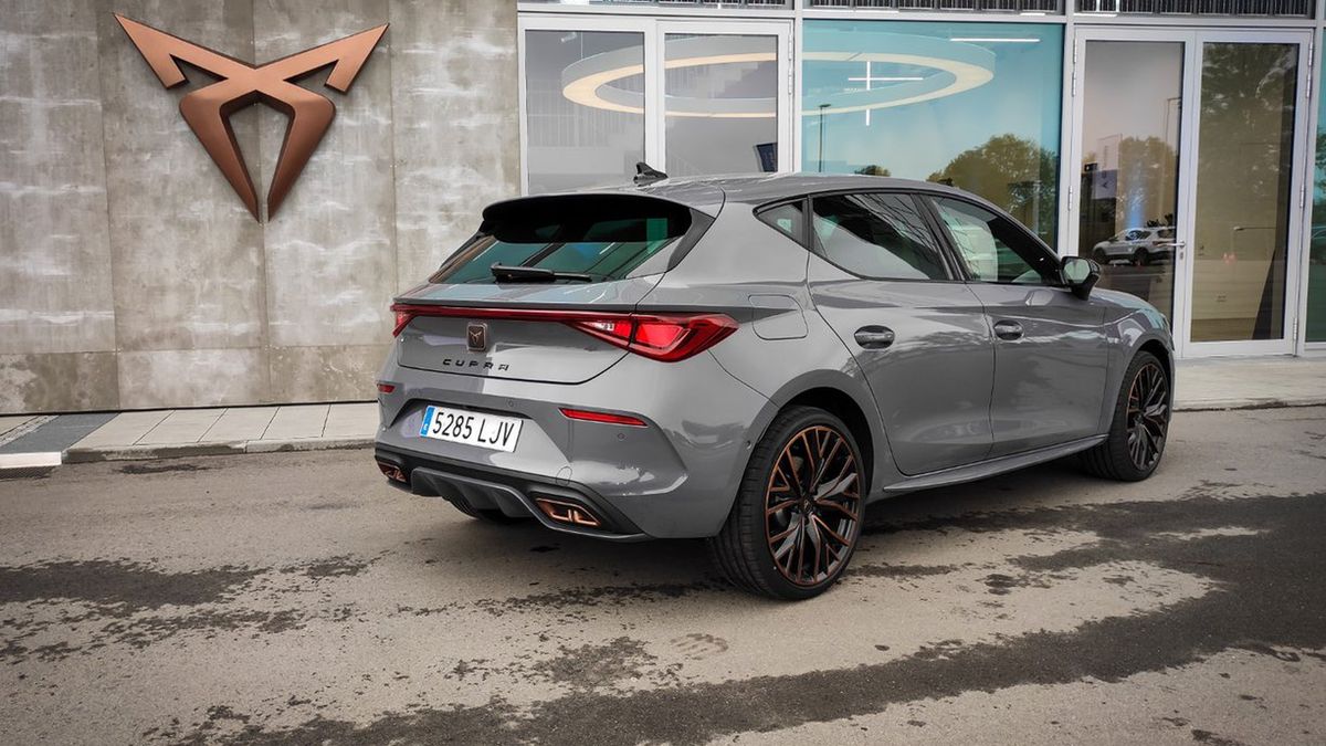 Cupra Leon nareszcie będzie dostępna z 300-konnym benzyniakiem.