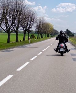 Tłumaczymy, którą częścią pasa należy jeździć. Warto znać kilka zasad