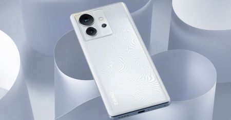Chińska firma obniża ceny smartfonów. Jeden z nich naładujemy w 12 minut
