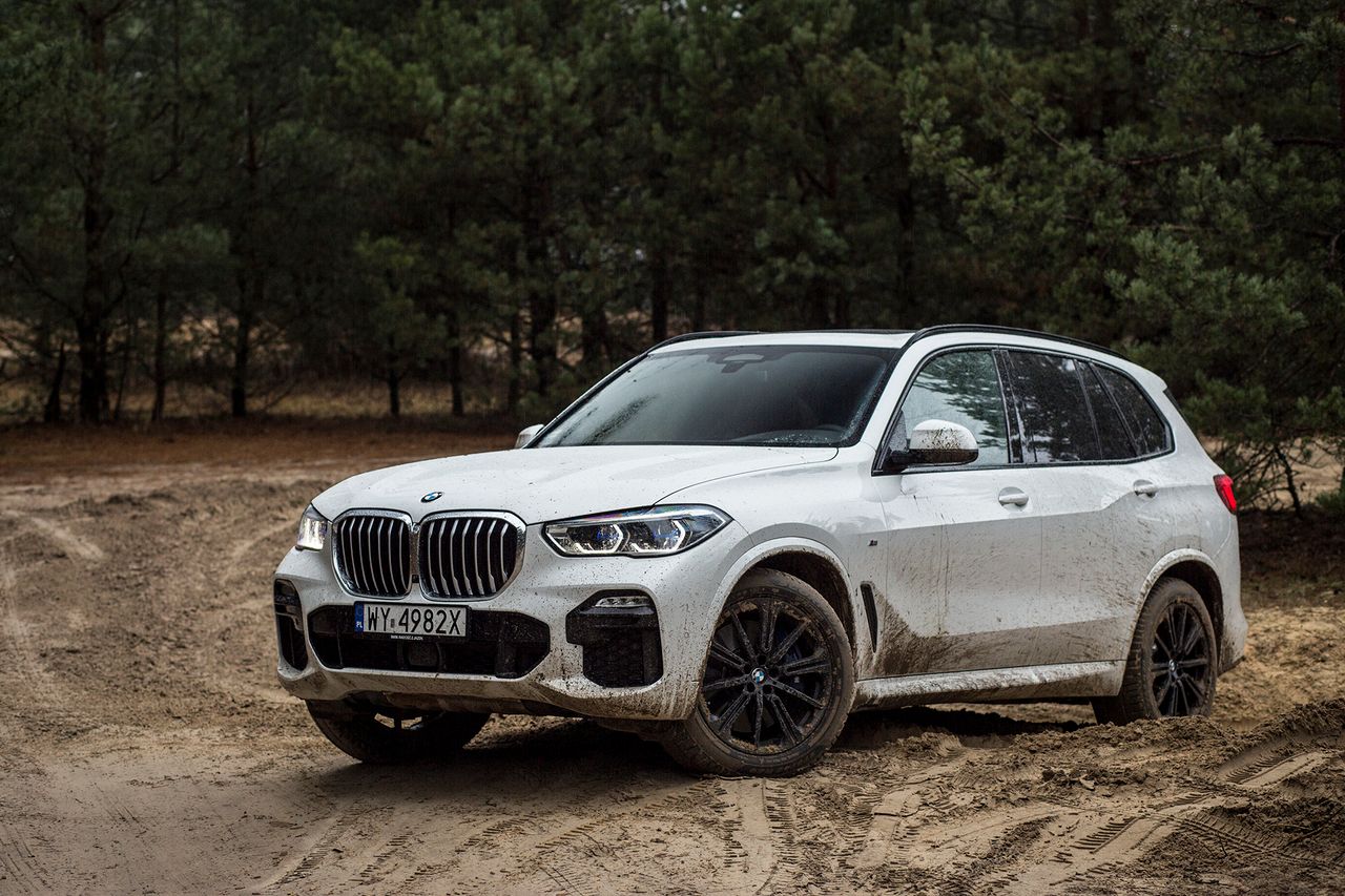 BMW X5 z pakietem xOffroad: rzucamy nowego SUV-a w teren