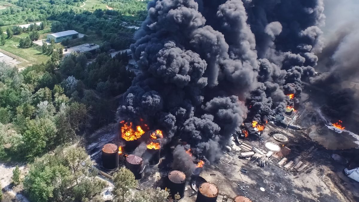 Oil storage fire. The tank farm is burning, black smoke is combu
Oil storage fire. The tank farm is burning, black smoke is the combustion of hydrocarbons.
LYagovy
deer park, plentifully, burning chemicals