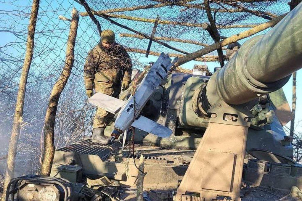 Russian kamikaze drone stumped by old-school defence. How metal mesh saved Ukrainian howitzer