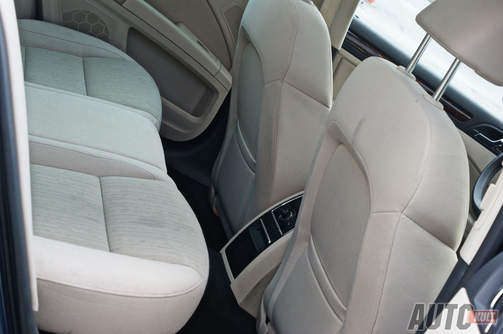 Škoda Superb Combi 2.0 TDI 4x4 Elegance - test [galeria] 11