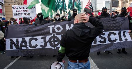 Marsz Niepodległości. Były policjant: "Ktoś ostrzegł narodowców"