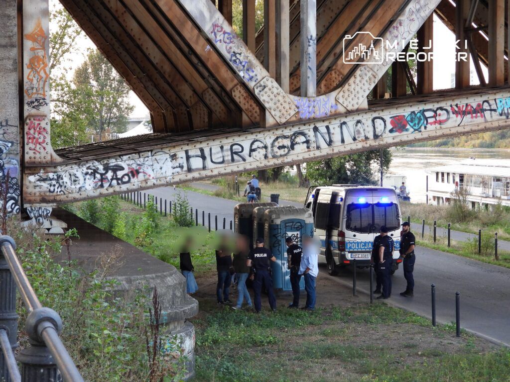 Warszawa: 15-latka spadła z mostu Średnicowego. Trafiła do szpitala