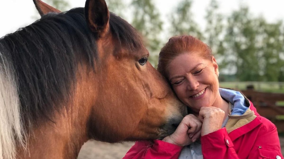 Katarzyna Dowbor krytykuje ciężkie warunki pracy koni na szlaku do Morskiego Oka.
