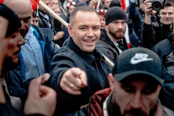 Ekspert przyjrzał się Nawrockiemu. Tak zmieniła się jego mowa ciała