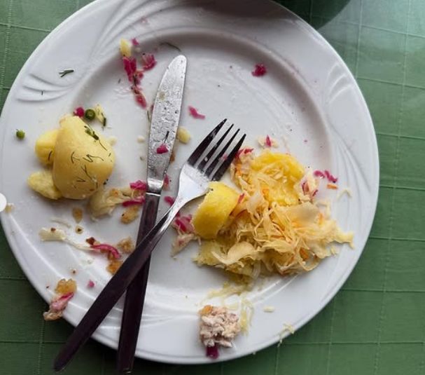 Kotlet zniknął z talerza