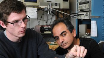 Kamera do patrzenia przez ściany i bluzki 1