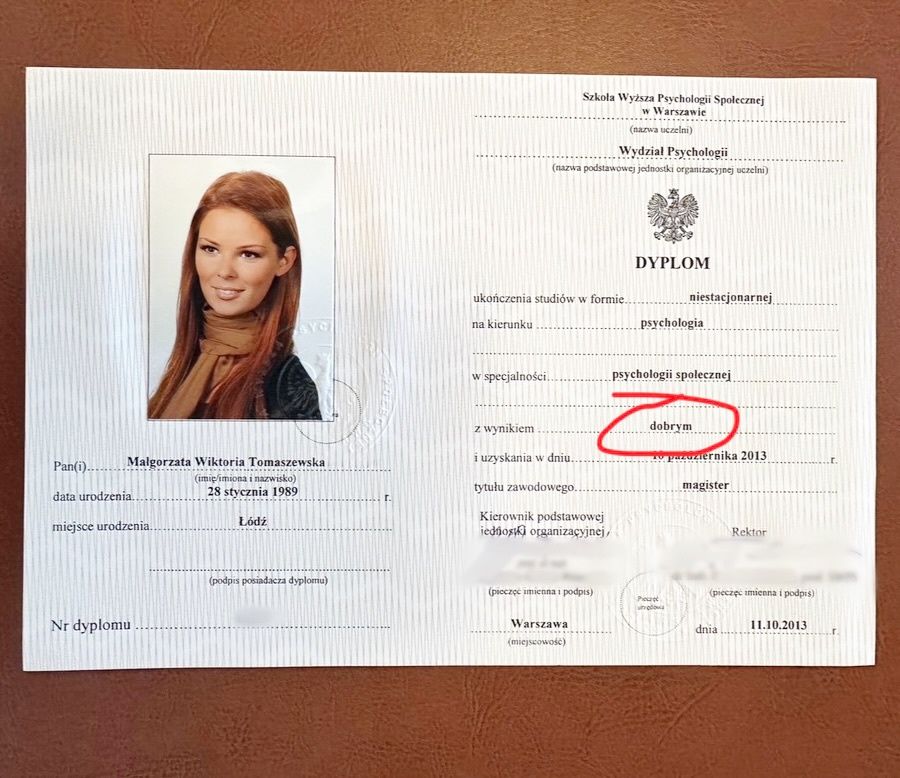 Małgorzata Tomaszewska o czerwonym pasku