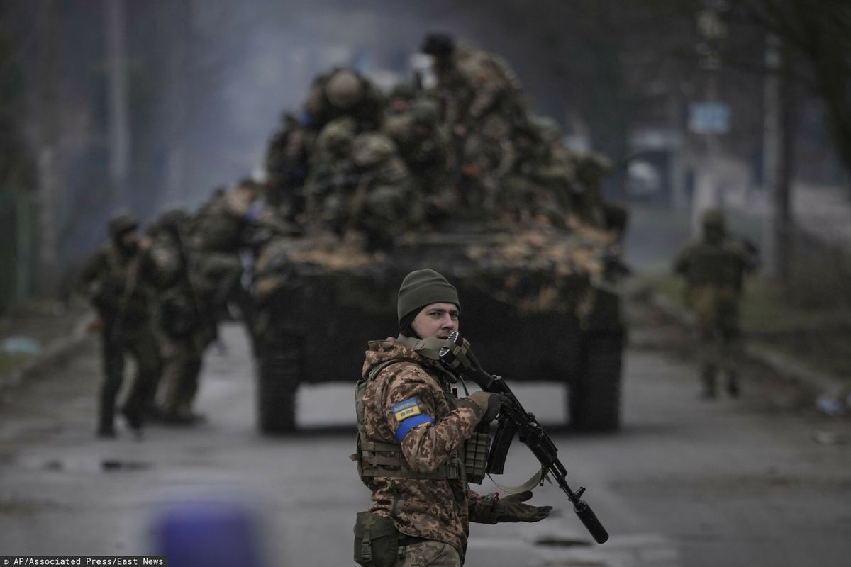 Wojna w Ukrainie. Brytyjska elitarna jednostka szkoli Ukraińców (AP Photo/Vadim Ghirda)
AP