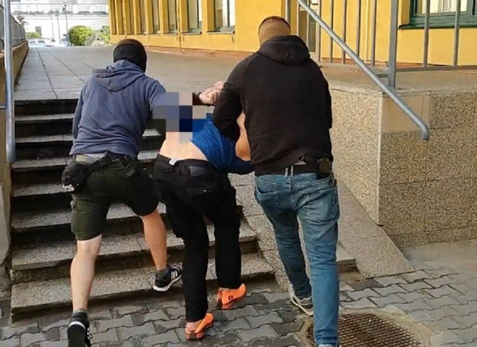 Zaatakował policjantów i uciekł. 36-latek ujęty