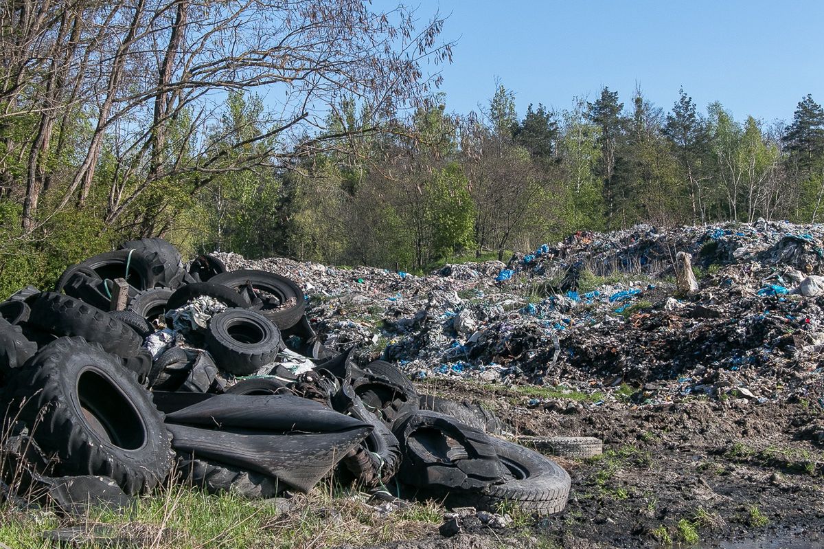 Dwie urzędniczki oskarżone ws. nielegalnego składowiska na Marantowie