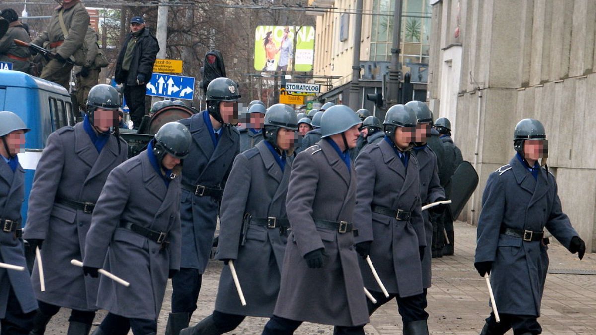 Tyle płacą za rolę ZOMO w nowym serialu TVP