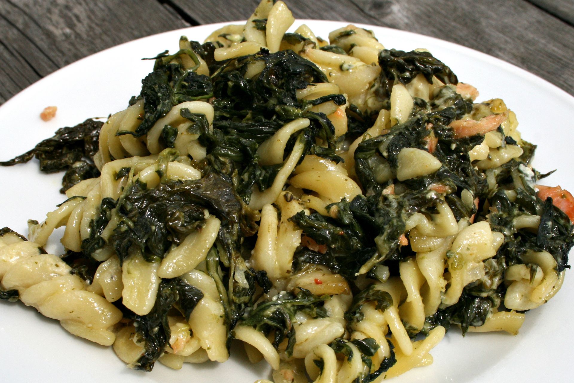 W Chorwacji wybierają zamiast szpinaku. Wrzuć na patelnię i wymieszaj z makaronem