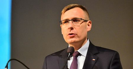 Poseł PiS odleciał? "Braun cichym sprzymierzeńcem Platformy Obywatelskiej"