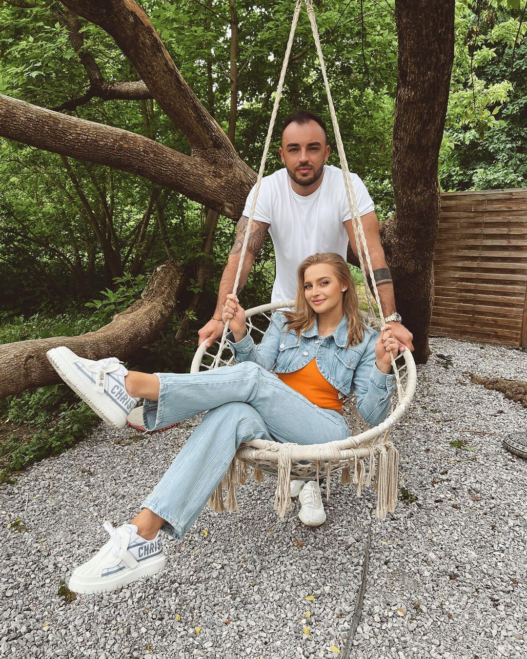 Karolina Pisarek, Roger Salla