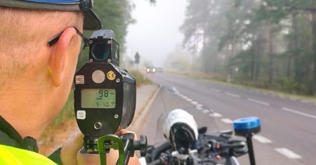 Lubelskie: Policjanci obserwują poczynania kierowców na DK19