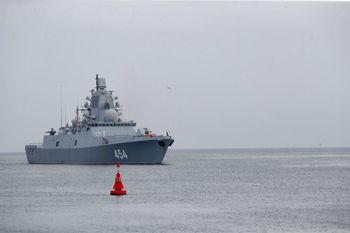Media: rosyjski okręt oddał strzały ostrzegawcze do żaglowca