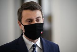 Koronawirus w Polsce. Piotr Müller o szczepieniach dla rządu