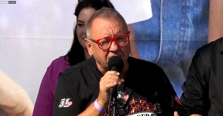 Zaskoczenie na marszu. Owsiak nagle wszedł na scenę i krzyknął do tłumu