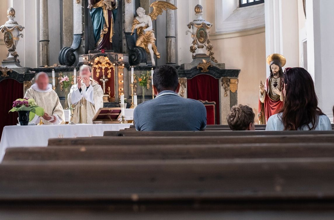 Ksiądz przerwał kazanie. Kazał mamie zabrać 2-latkę z kościoła