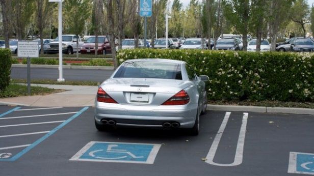 Dlaczego samochód Jobsa nie miał tablic rejestracyjnych? 1