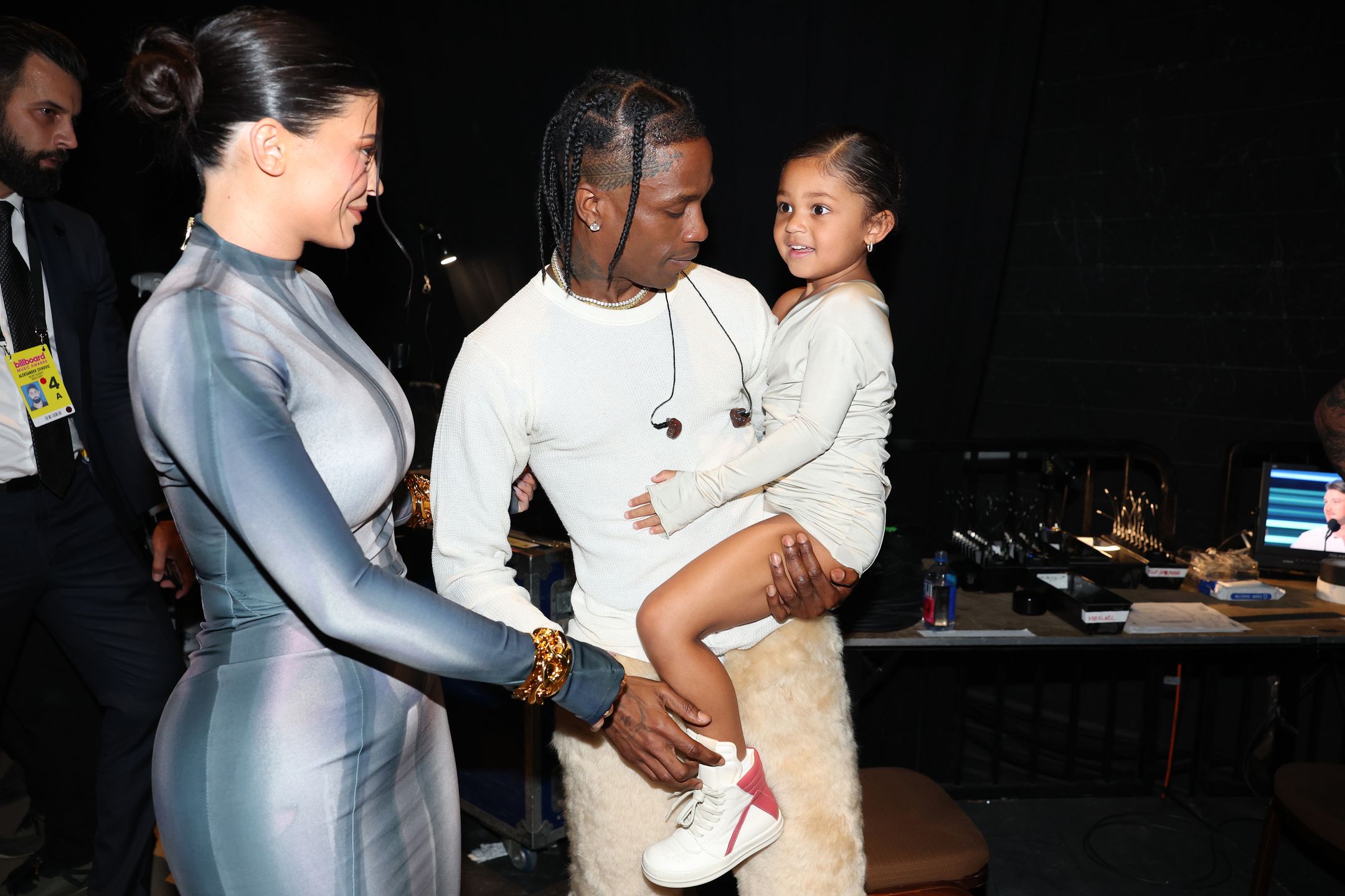 Stormi kradnie show Kylie Jenner i Travisowi Scottowi na gali