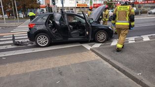 Warszawa: Wypadek na Grochowie. Kierowca wjechał na czerwonym świetle