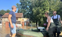 Powódź 2024: Dramatyczna sytuacja w Ścinawie pod Oławą. Trwa wyścig z czasem