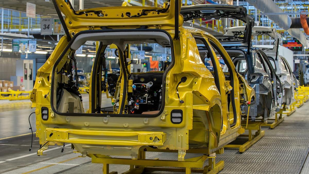 Jeep Avenger na linii produkcyjnej w fabryce w Tychach