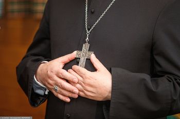 Atak w kościele na Podkarpaciu. 35-latek uderzył księdza podczas mszy