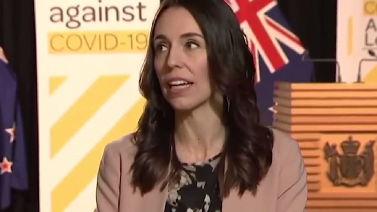 Jacinda Ardern, premier Nowej Zelandii, przeprowadziła wywiad w trakcie trzęsienia ziemi. 