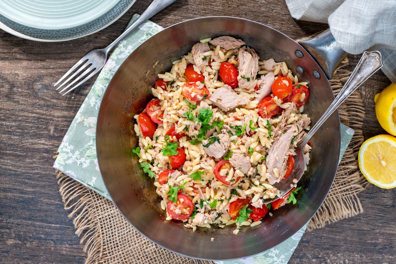 Pasta with tuna and orzo pasta