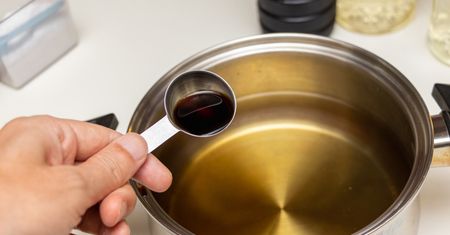 Zapomnisz o maggi do rosołu. Azjatyckie sosy podkręcą smak zupy, schabowego i pierogów