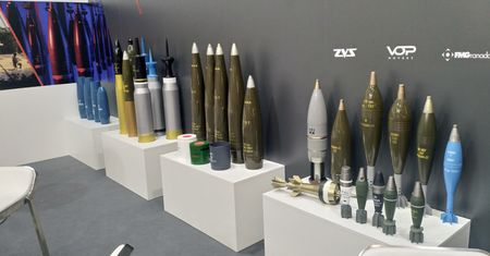 Tajemniczy klient Czechów. Zakupił amunicję za setki mln euro