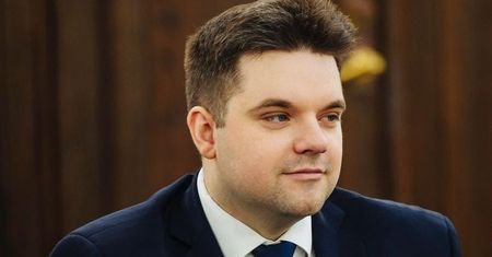 Dawid Kacprzyk zwrócił kolejne pieniądze. Tyle zarabiał na godzinę w drugim szpitalu