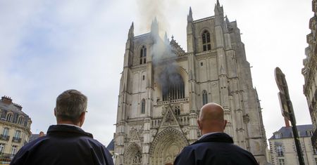 Francja w szoku. Imigrant zamordował księdza. Rok wcześniej podpalił katedrę