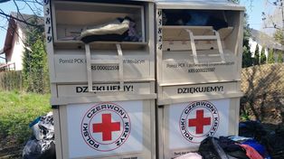 Kielce: Polski Czerwony Krzyż likwiduje 250 kontenerów na odzież. Co zrobić z tekstyliami?