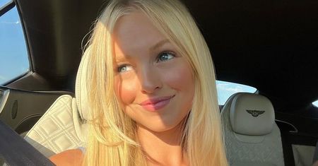 Zachwyciła na evencie. Córka byłej Miss Polonia pozowała w staniku