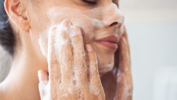 Cały świat patrzy na Koreanki. Jak osiągnąć pożądany efekt "glass skin"?