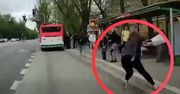 Chwile grozy na przystanku w Lublinie. "To przestroga dla każdego pieszego"