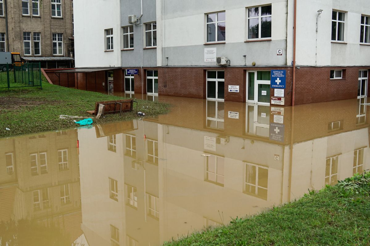 Gwiazdy wspierają powodzian. "Nie bądźmy obojętni"