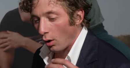 Jeremy Allen White przytył niemal 20 kg do nowej roli. To same mięśnie