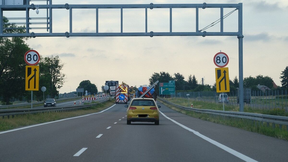 Prace drogowców na drodze ekspresowej S12/S17