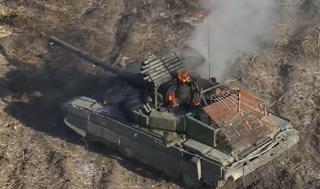 Drones turn the tide: A single grenade destroys a Russian tank in Ukraine