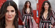 Sandra Bullock kusi dekoltem w kombinezonie za 33 tysiące
