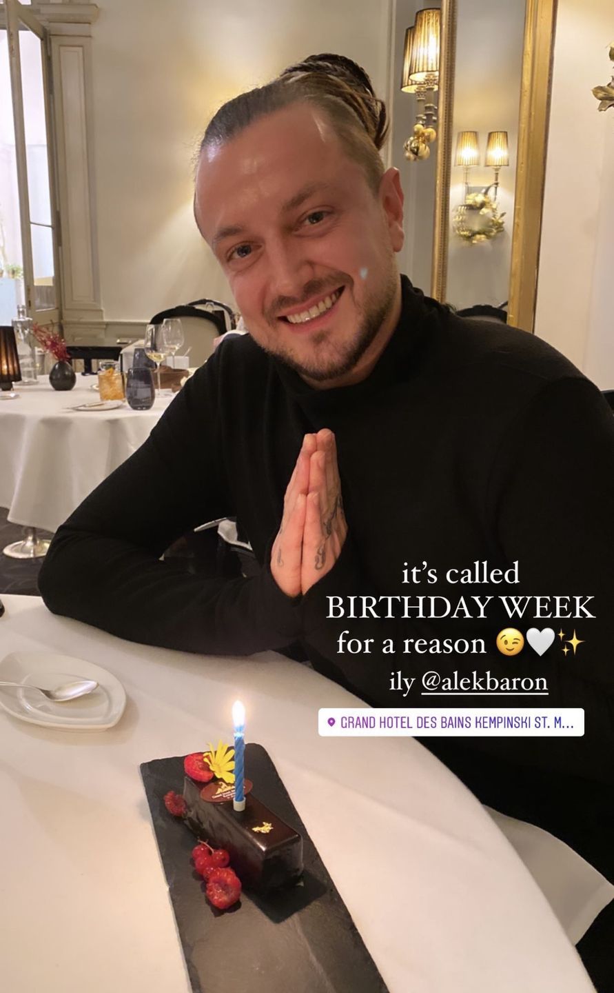 Sandra Kubicka i Baron namiętnie PAŁASZUJĄ OSTRYGI w luksusowej restauracji w St. Moritz